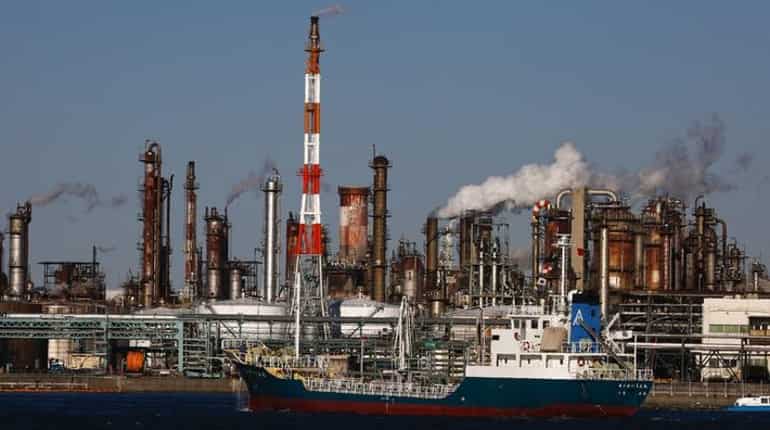 India offers Saudi Arabia stake in its strategic oil reserve
