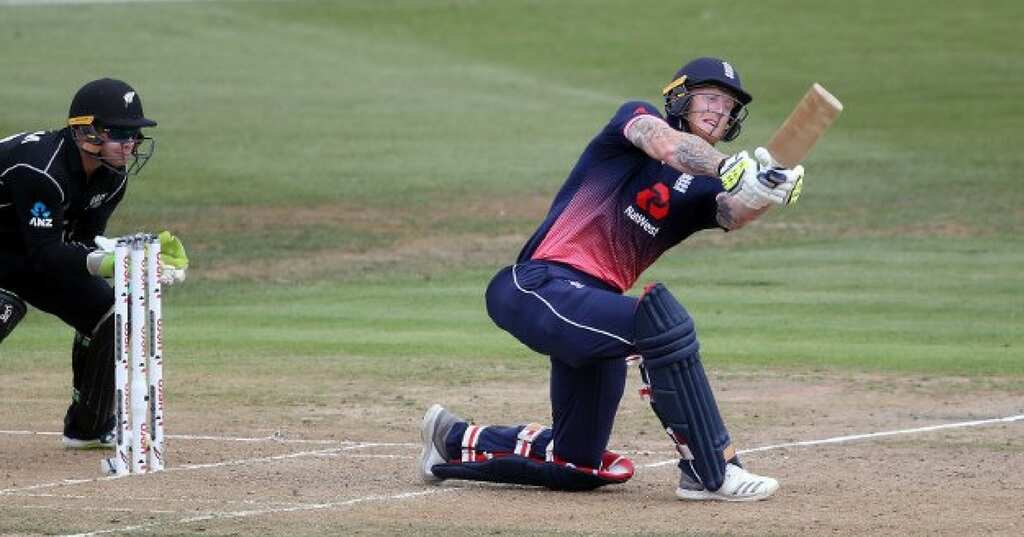 Stokes suffers short-lived return for England