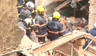 8 rescued as building collapses in Mumbai