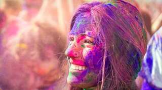 Holi 2018: How to keep your skin and hair damage-proof
