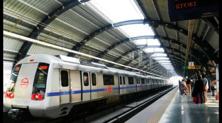 Man held with live bullets at Botanical Garden Metro station