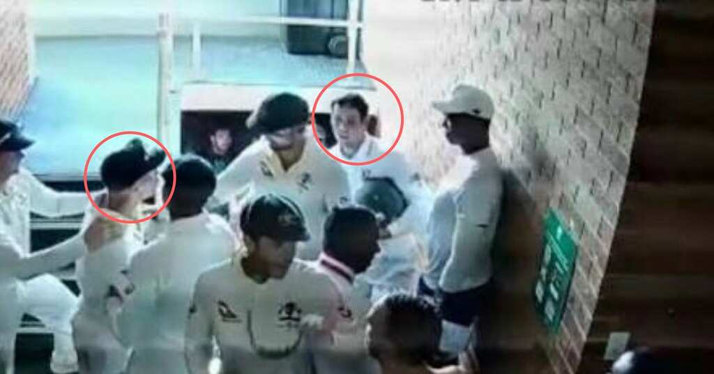 Warner, De Kock fined for 'bringing the game into disrepute'