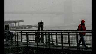 Snowstorm batters US Northeast