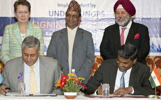 India seals agreement with UN to build homes for Nepal quake victims