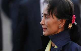 Rohingya crisis besieges Suu Kyi at Singapore summit