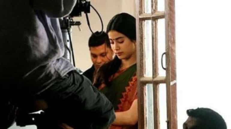 Janhvi Kapoor returns to work on 'Dhadak' sets, see pics