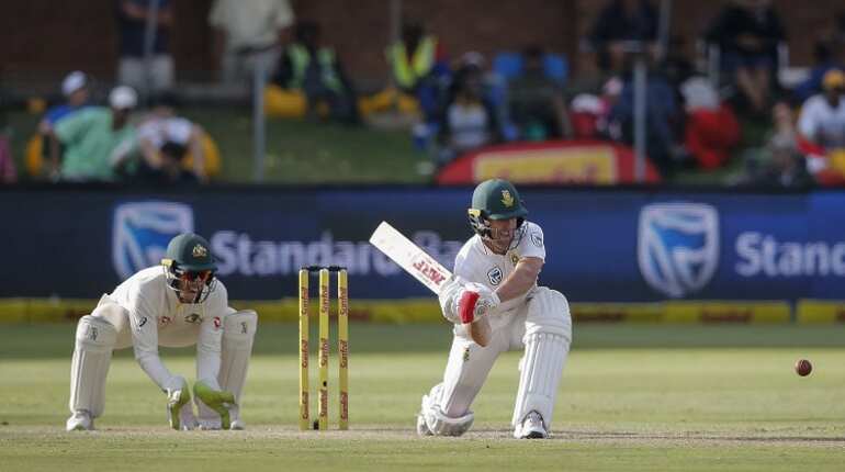 'Amazing' De Villiers bats South Africa into lead 'Amazing' De Villiers bats South Africa into lead