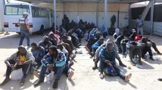 Hundreds of migrants picked up between Libya and Italy