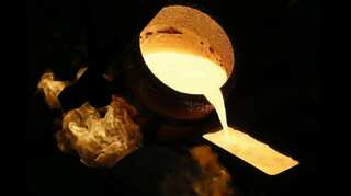 Gold rises on increasing US protectionism concerns