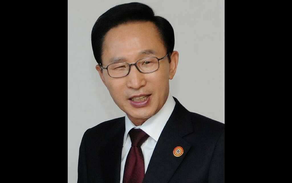South Korean ex-president Lee Myung-bak questioned on graft