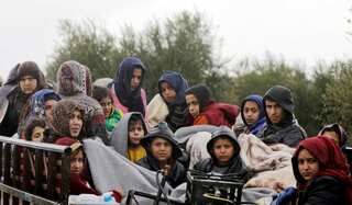 Civilians stream out of Ghouta as crisis intensifies