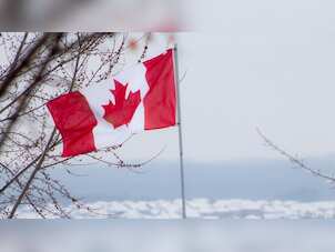 Canada Sikh minister asked to remove turban at US airport