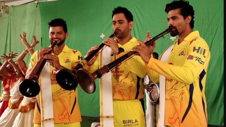 Watch: MS Dhoni, his Yellow Brigade shake a leg 'off the field' ahead of IPL 2018