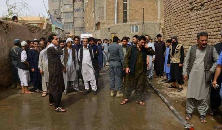 Suicide bombers attack Shiite mosque in Afghanistan, 1 killed, 8 injured
