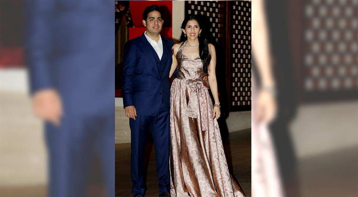 sachin and babi light blue dress Shah Rukh Khan, Katrina Kaif, Aishwarya Rai at Akash Ambani-Shloka Mehta's  pre-engagement party