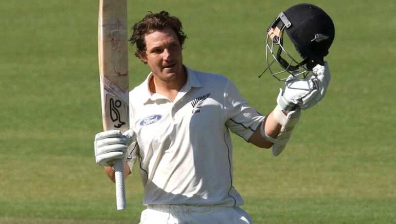 Black Caps fight back after England rip off top order Black Caps fight back after England rip off top order