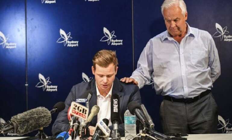 Watch: Steve Smith's father throws out his cricket gear