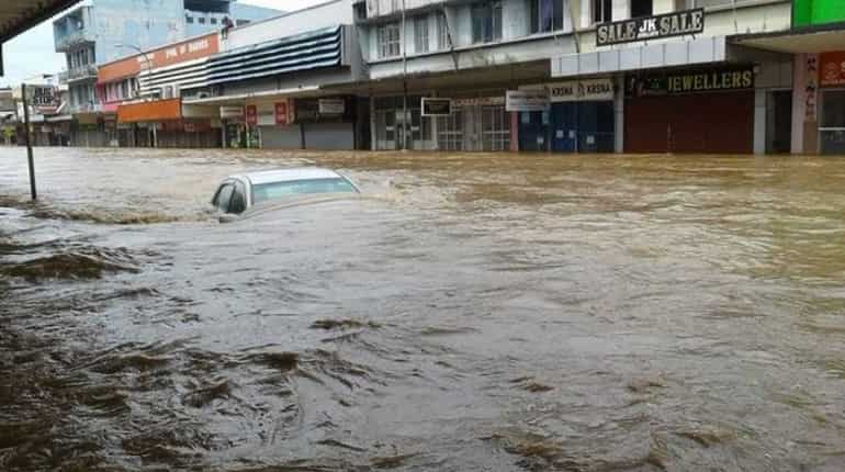 At least four dead as Cyclone Josie batters Fiji