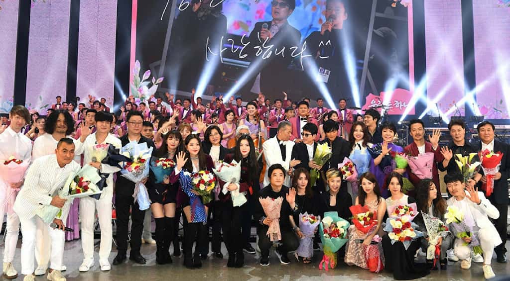 North and South Korean musicians came together in a rare concert in Pyongyang