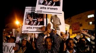 Israel frees detained migrants set for Rwanda after relocation deal collapses