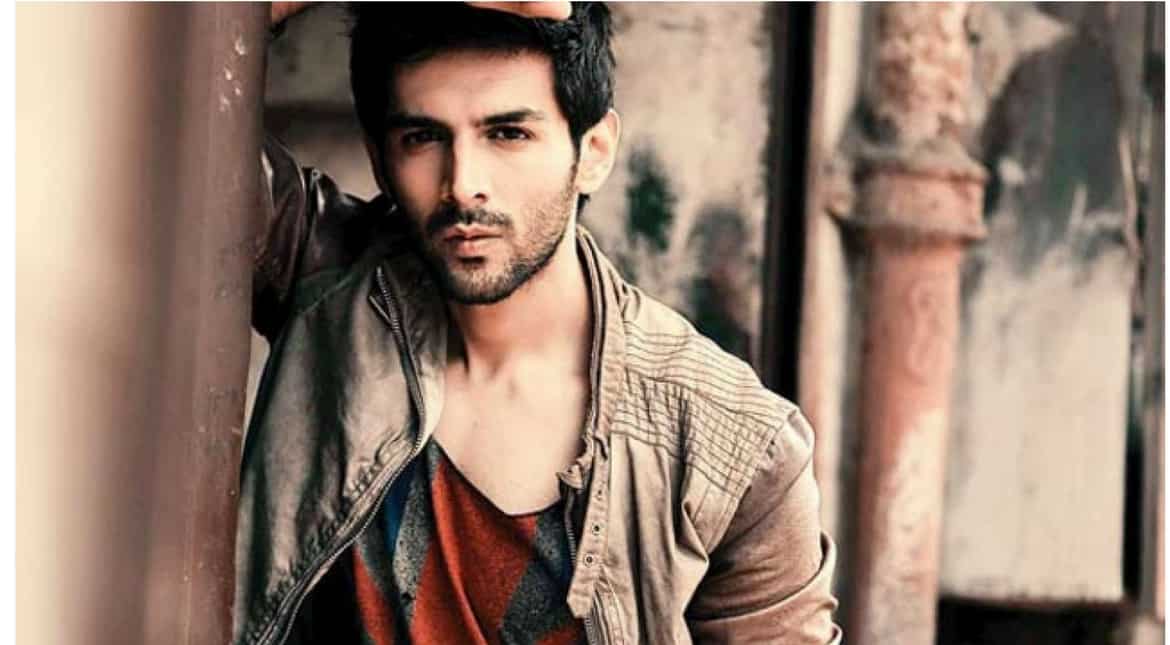 Kartik Aryan has found a new fan in Hrithik Roshan's mother Pinky Roshan Kartik Aryan has found a new fan in Hrithik Roshan's mother Pinky Roshan