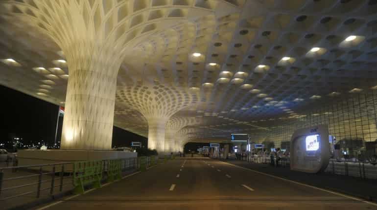 India: Government tells Mumbai airport to cut flights due to high airspace congestion