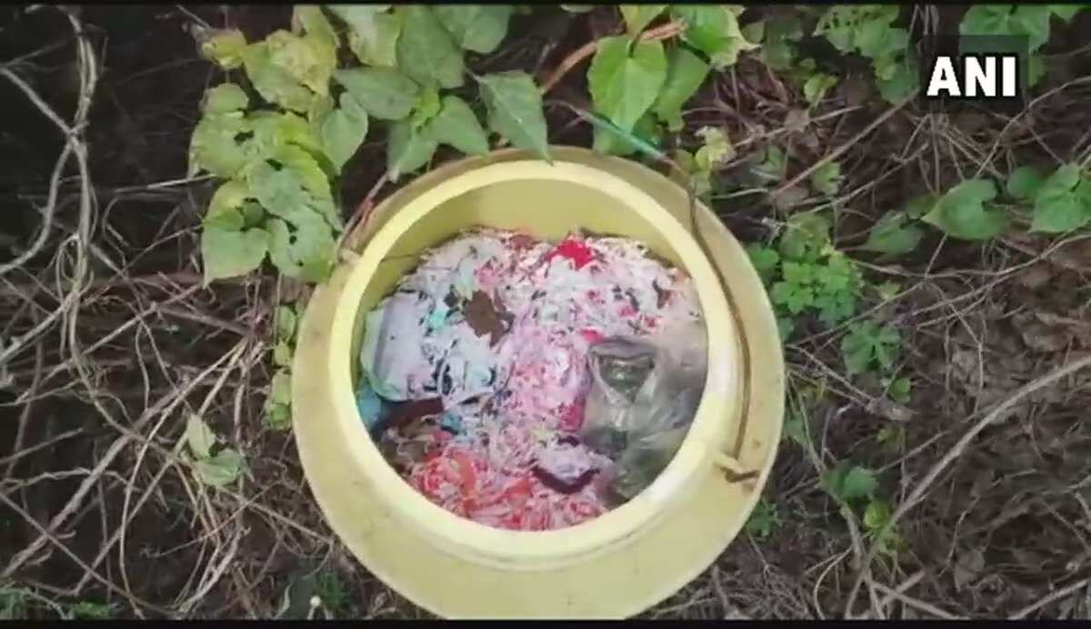 Explosion at Kolkata's cantonment railway station, 10 crude bombs discovered Explosion at Kolkata's cantonment railway station, 10 crude bombs discovered