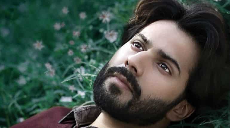 Varun Dhawan follows SRK's example, introduces 'October' ladies before himself Varun Dhawan follows SRK's example, introduces 'October' ladies before himself