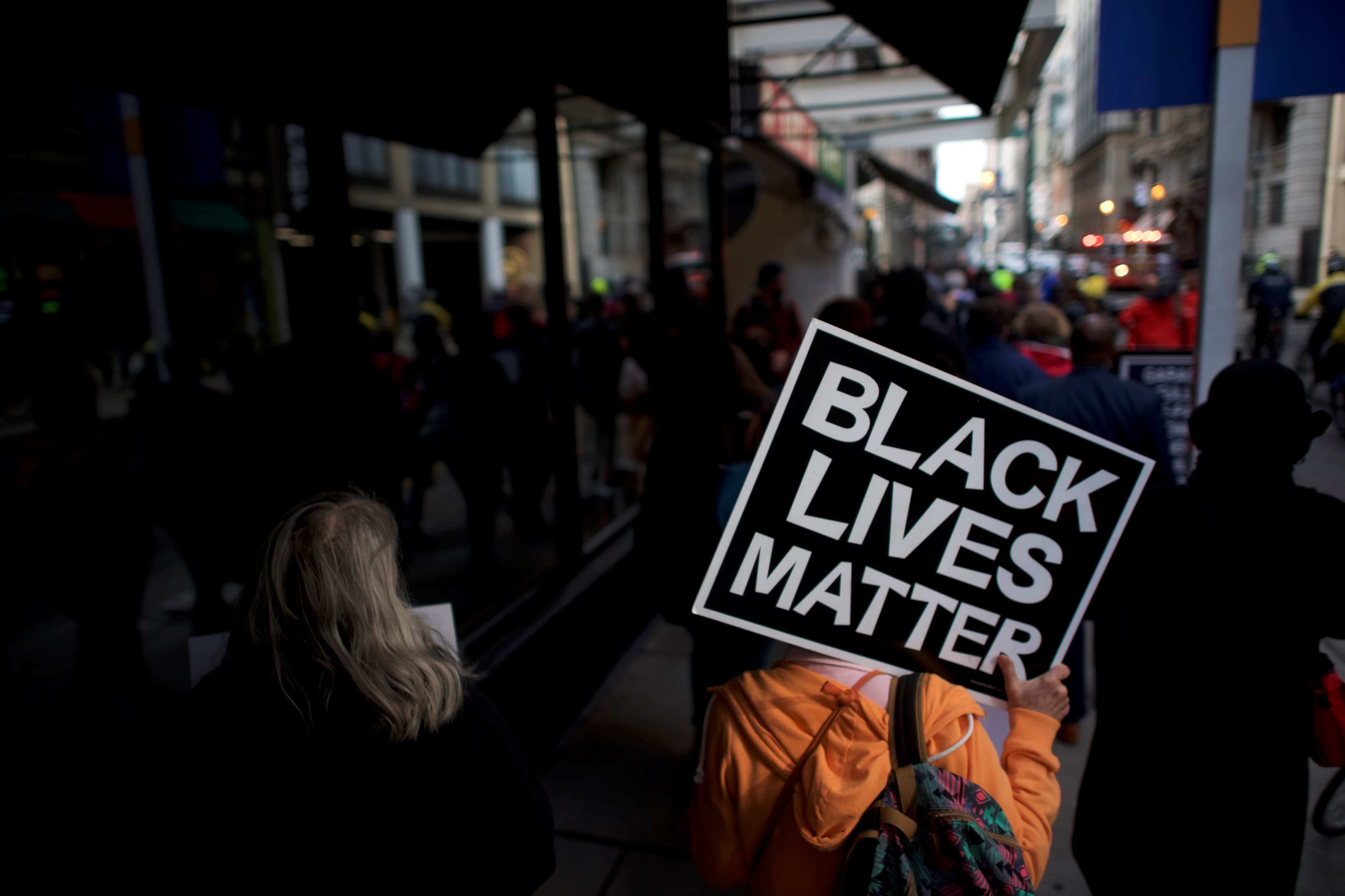 US: Protests over arrest of two African-American men at Starbucks heightens, shop closes briefly