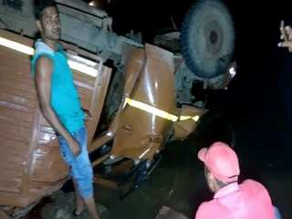 21 dead, several injured after truck falls off bridge in Madhya Pradesh