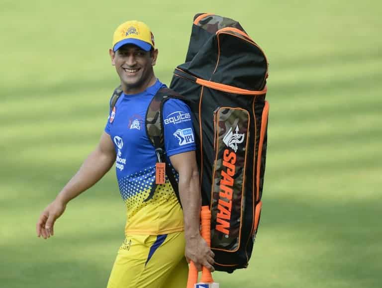 HC asks mobile co. CMD to appear in Dhoni's contempt plea HC asks mobile co. CMD to appear in Dhoni's contempt plea
