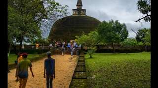 Israeli tourists assaulted in Sri Lanka; police beefs up security