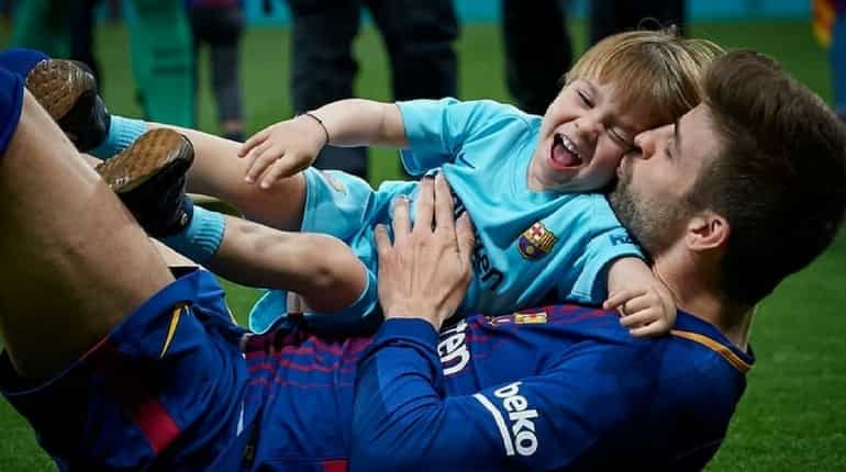 Gerard Pique and his younger son Sasha Pique Mebarak.