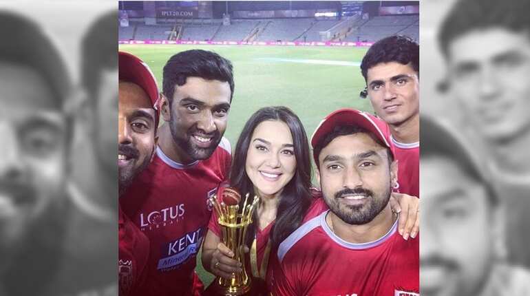 Preity Zinta with the players after winning the match