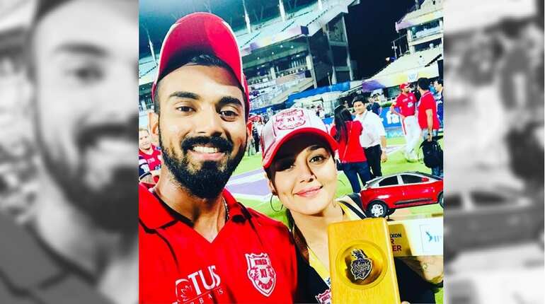 Actress with KL Rahul who has scored the fastest half-century in IPL