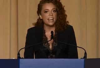 Comedian Michelle Wolf roasts Trump administration during annual press dinner