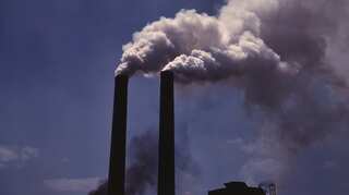 Greenhouse emissions hit new record, could bring 'destructive' effects: U.N.