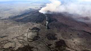 High alert after strongest quake in 40 years jolts Hawaii's Big Island