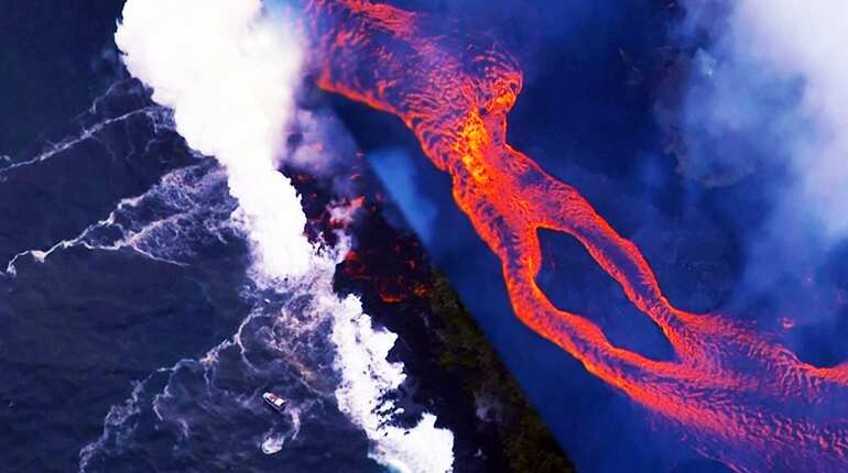 Hawaii volcano erupts, 1,700 people forced to flee homes