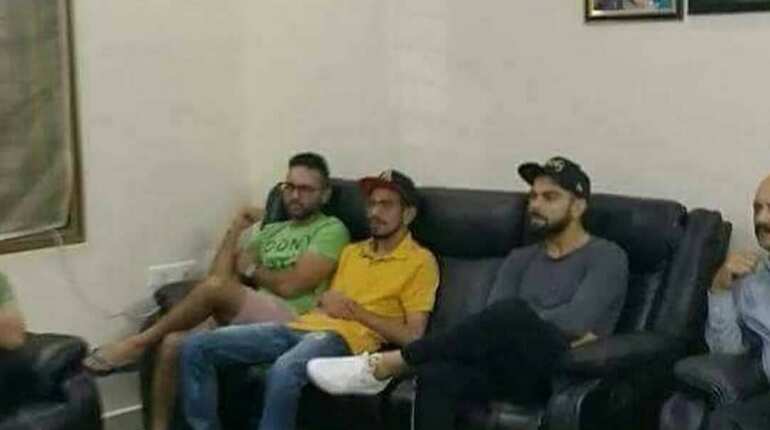 Watch: Virat Kohli, Bangalore players attend dinner party at Mohammed Siraj's house Watch: Virat Kohli, Bangalore players attend dinner party at Mohammed Siraj's house