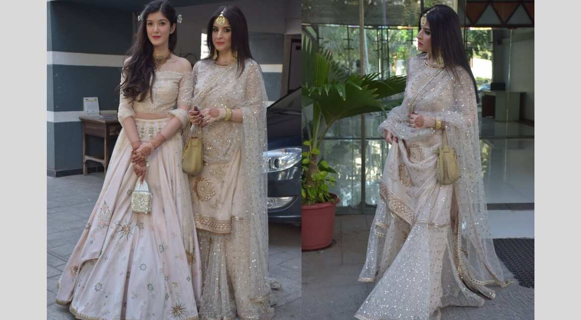 Shanaya Kapoor with mother Maheep Kapoor