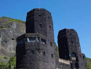 On V-E Day, Germany decides to auction parts of 'Bridge at Remagen'