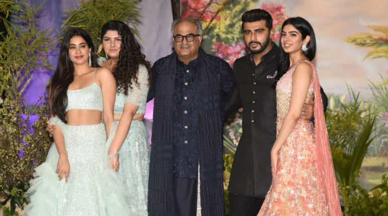 Sonam Kapoor's reception brings lost family- Boney, Arjun, Anshula, Janhvi and Khushi together Sonam Kapoor's reception brings lost family- Boney, Arjun, Anshula, Janhvi and Khushi together