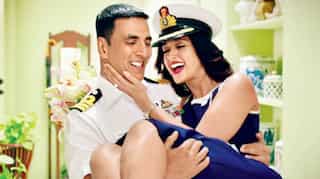 Akshay Kumar, wife Twinkle Khanna sent legal notice for auctioning 'Rustom' costumes