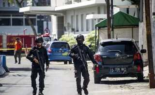Indonesia: Suicide bombers attack Surabaya police headquarters, 7 dead