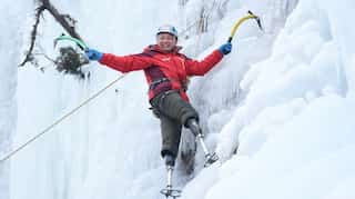 Chinese double amputee man successfully summits Everest 