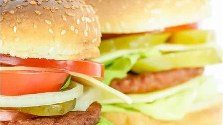 Plastic in burger sends Delhi man to hospital Plastic in burger sends Delhi man to hospital