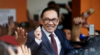 Malaysia's Anwar Ibrahim freed from jail after Mahathir election win