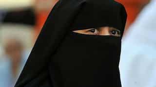 Watch: Coffee place refuses to serve man insulting woman in Niqab
