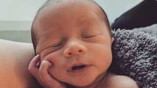 John Legend, Chrissy Teigen share first picture of newborn